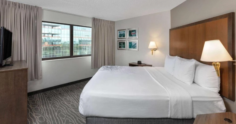 Best Hotels Near MetLife Stadium, East Rutherford: Your Perfect Stay Awaits